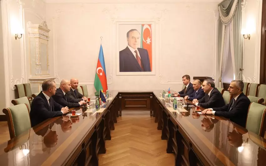 Baş prokuror Litvanın Xüsusi İstintaq Komitəsinin nümayəndə heyəti ilə görüşüb