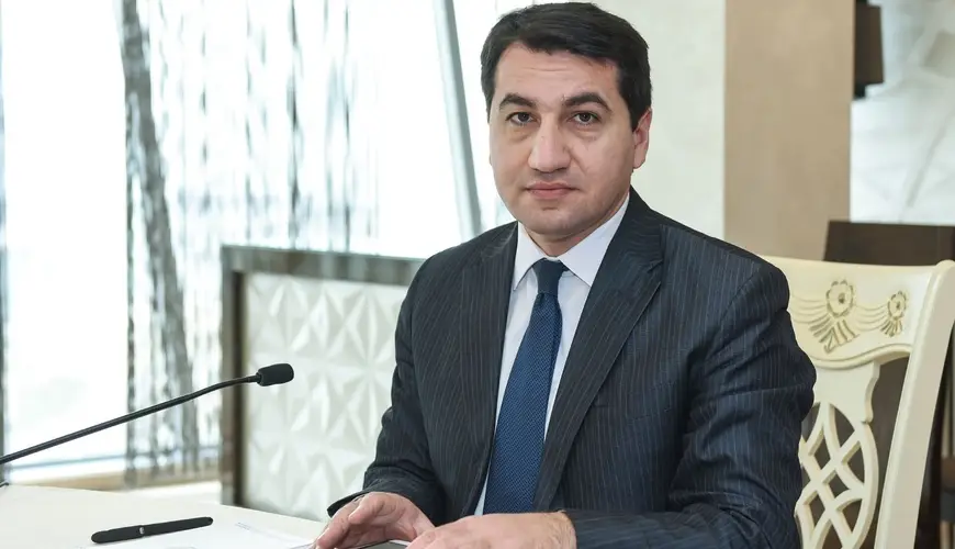 Hikmət Hacıyev Pakistan səfiri ilə görüşüb