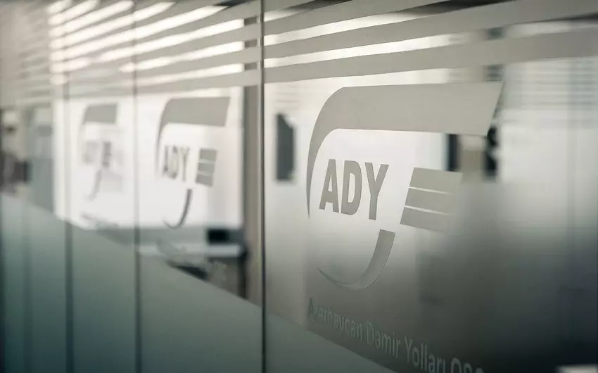 Şəmkirdə dəmiryolu keçidində baş vermiş hadisə ilə bağlı RƏSMİ AÇIQLAMA