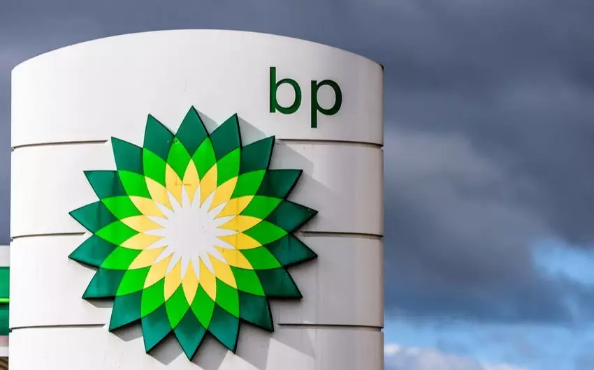 “BP-Azerbaijan”: Yanan gəminin ekipaj üzvləri uğurla təxliyə ediliblər