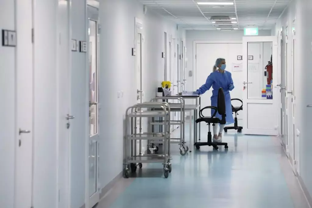 Bakıda rəfiqələr arasında bıçaqlanma olub