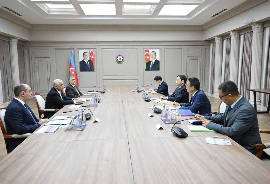 Əli Əsədov görüş keçirdi