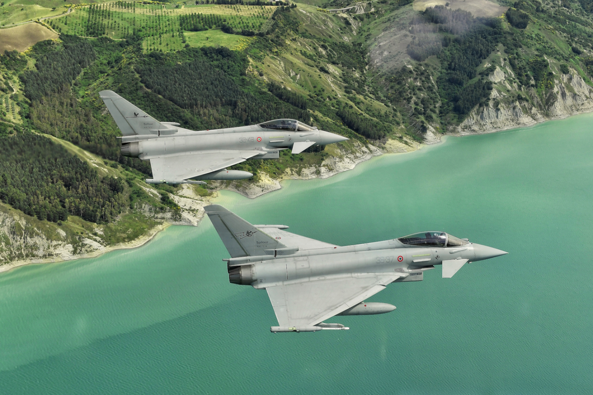 Türkiyə və Böyük Britaniya "Eurofighter" qırıcı təyyarələrinin tədarükünə dair saziş imzalayıb