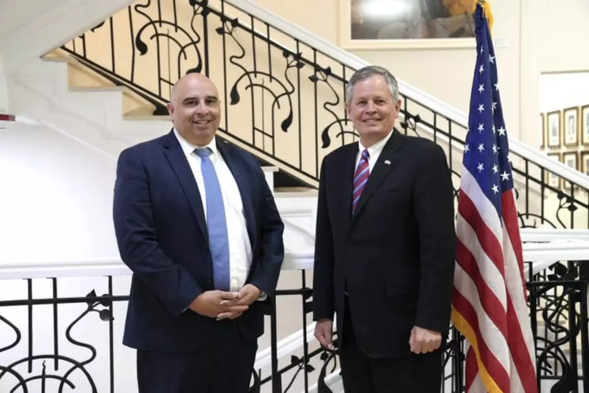 ABŞ senatoru Azərbaycana səfər edib