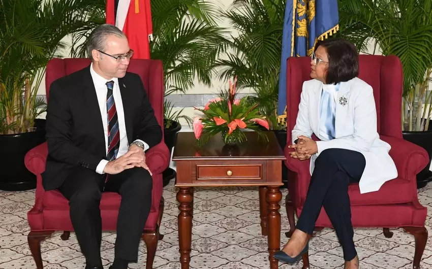 Azərbaycanın səfiri etimadnaməsini Trinidad və Tobaqonun prezidentinə təqdim edib