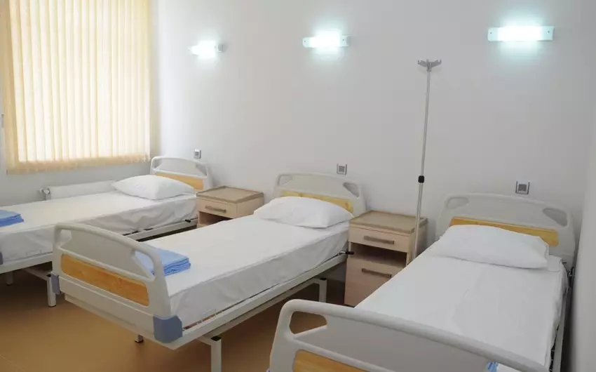 Bakıda iki klinikada nöqsanlar aşkarlanıb