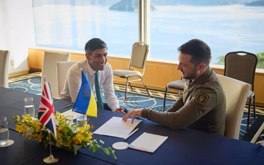 Volodimir Zelenski son bir həftədə ikinci dəfə Britaniyanın Baş naziri ilə görüşüb