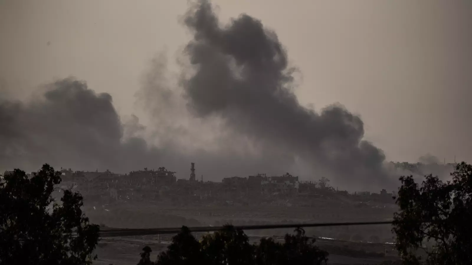 İsrail Qəzzada qan bankını vurdu