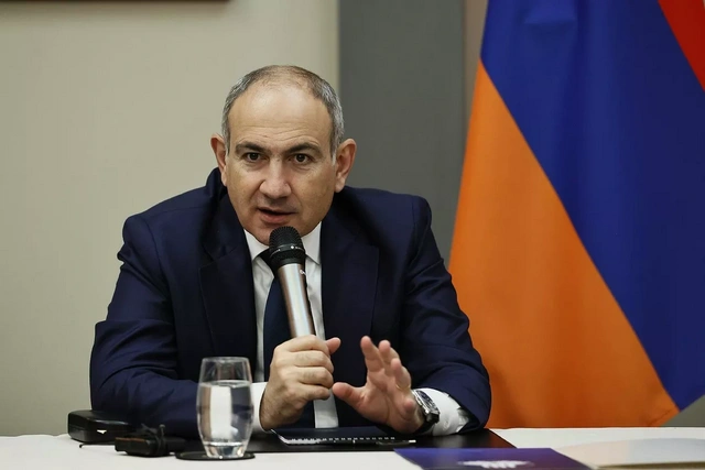 Paşinyan: Ən yaxşı variant "Ermənistan Elektrik Şəbəkələri"nin milliləşdirilməsidir