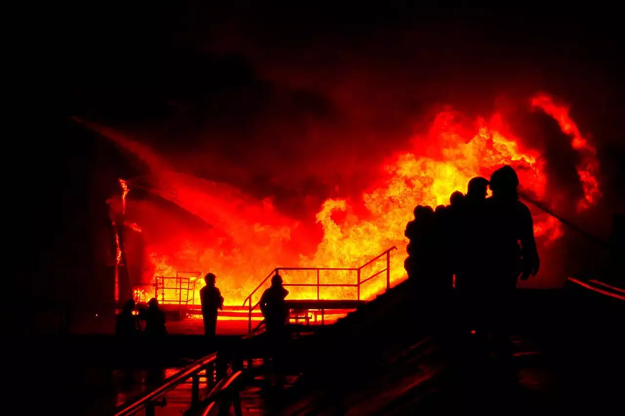 İranda neft emalı zavodunda yanğın olub, 6 nəfər xəsarət alıb