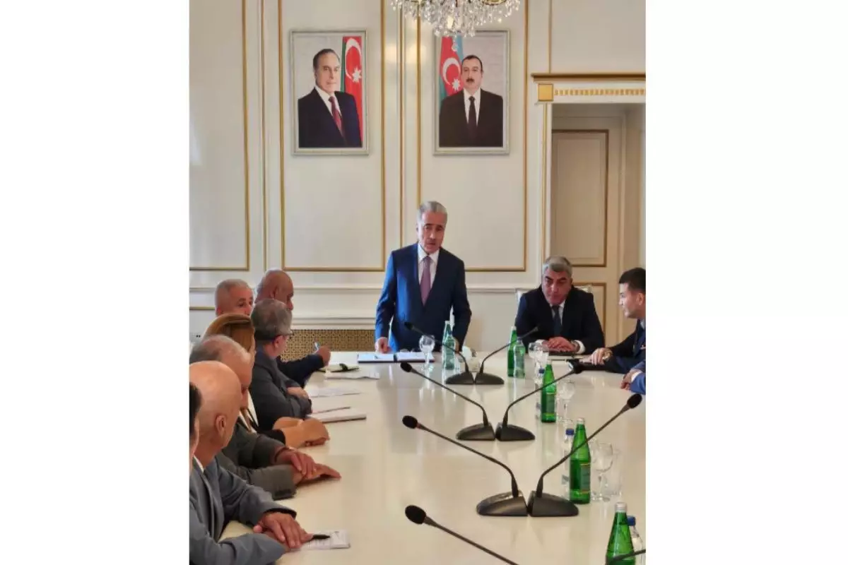 Quba Rayon İcra Hakimiyyətinin yeni başçısı kollektivə təqdim olunub