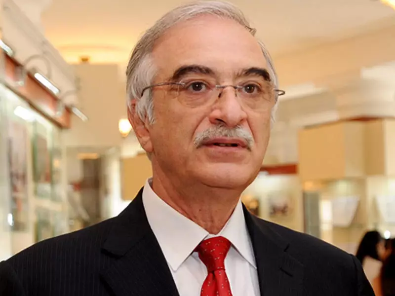 Polad Bülbüloğlu: “Əminəm ki, müdrik xalqımız bu gün düzgün seçim edəcək”
