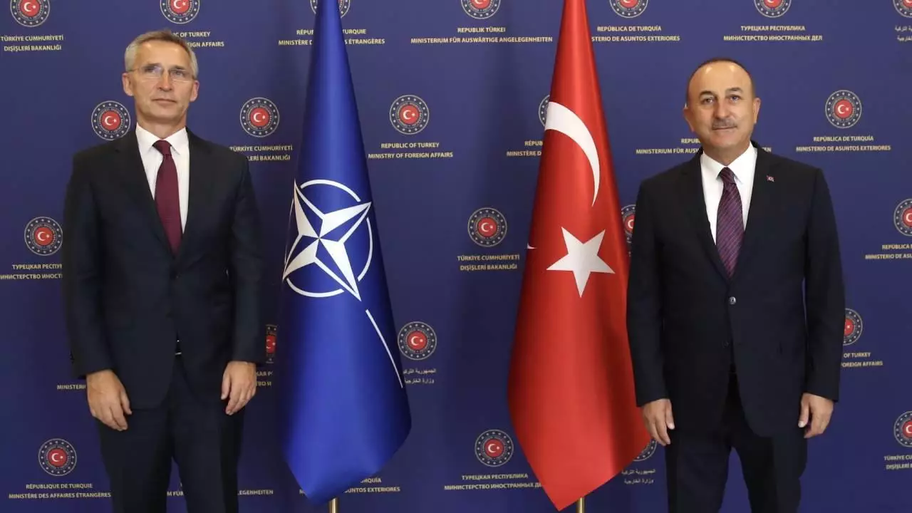 Çavuşoğlu NATO-nun baş katibi Stoltenberq ilə danışıb