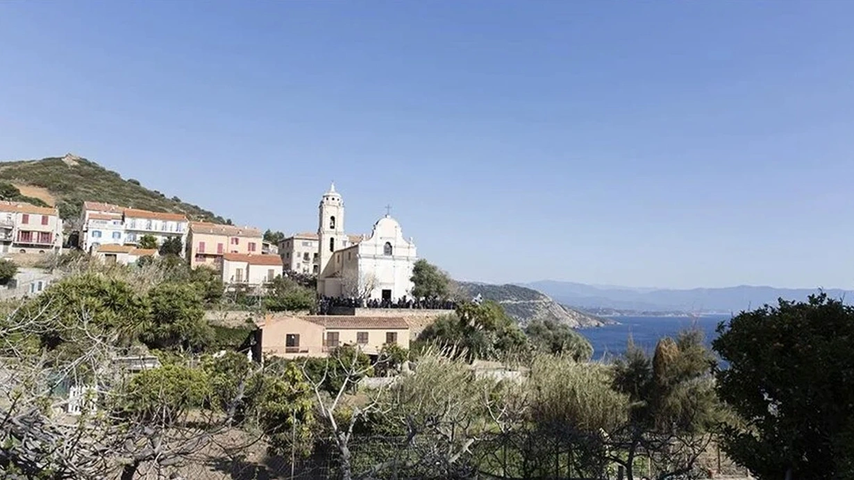 Korsika Assambleyası muxtariyyəti nəzərdə tutan mətni qəbul edilib