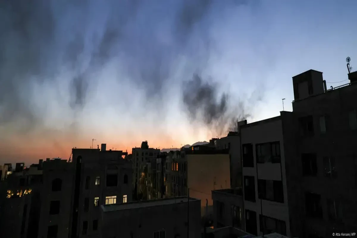 İsrail HHQ İranın ballistik raket mövqelərini və nüvə obyektlərini hədəfə alıb