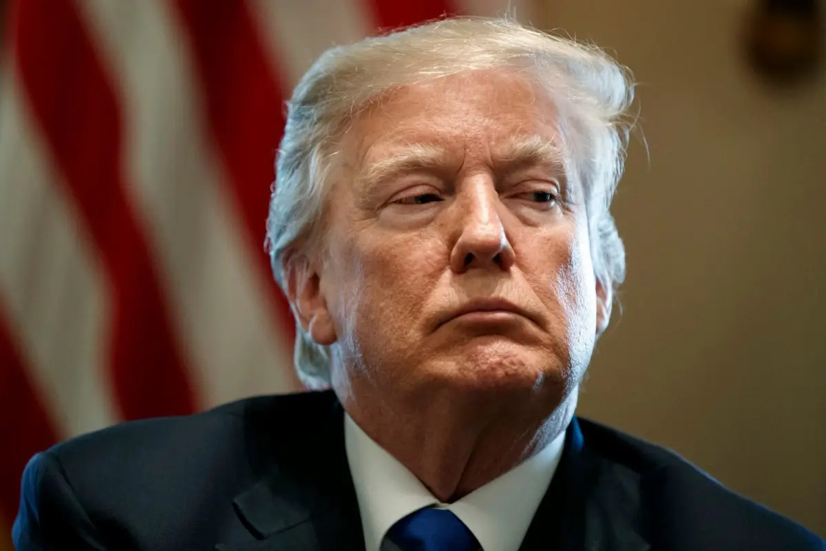 Tramp İsrail və İranı atəşkəsə əməl etməyə çağırıb