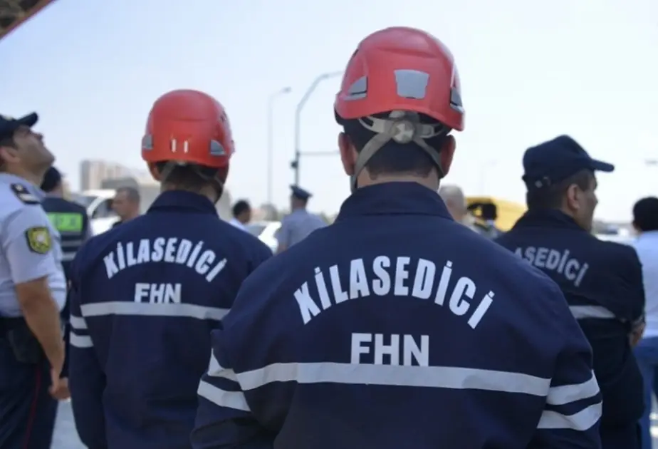 Köməksiz vəziyyətdə qalan azyaşlı xilas edilib