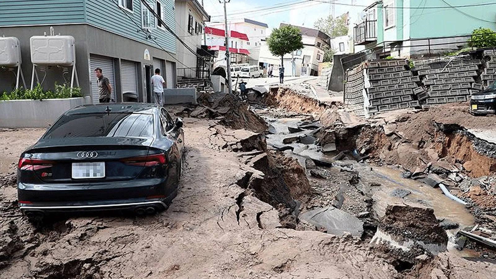 Yaponiyada zəlzələ nəticəsində ölənlərin sayı artır