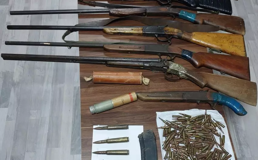 Ağsuda xeyli sayda silah-sursat aşkar edilib