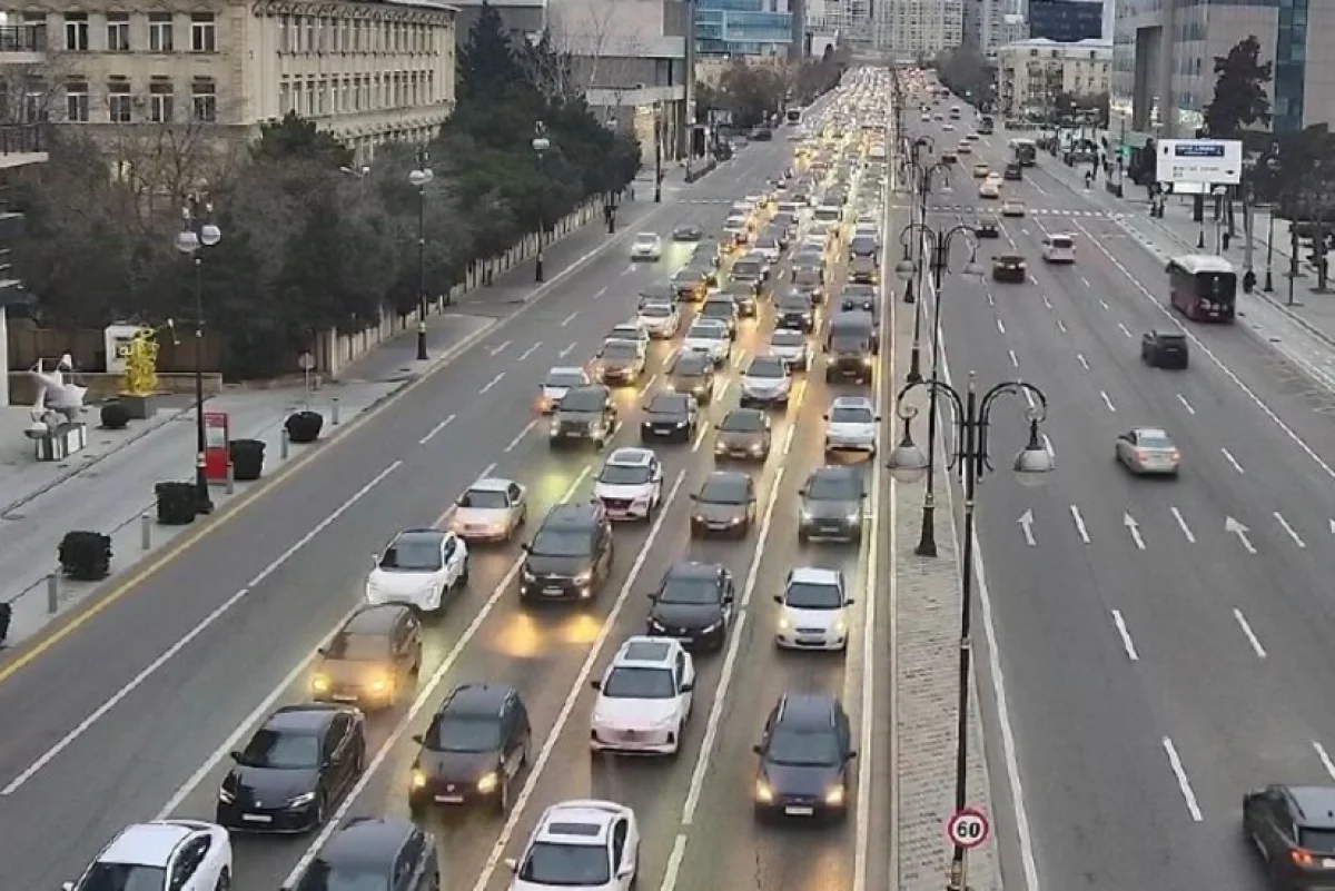 Bakının əsas magistrallarında nəqliyyat sıxlığı yaranıb
