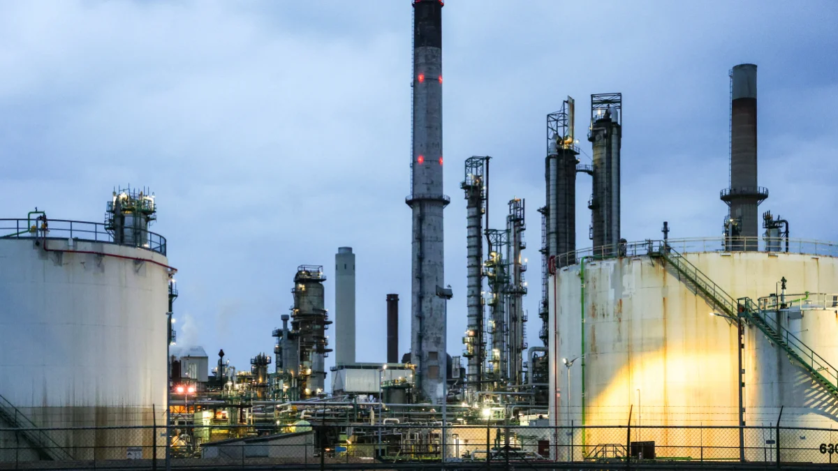 ABŞ-İran danışıqları çökdü: Neft bahalaşır, səhmlər ucuzlaşır