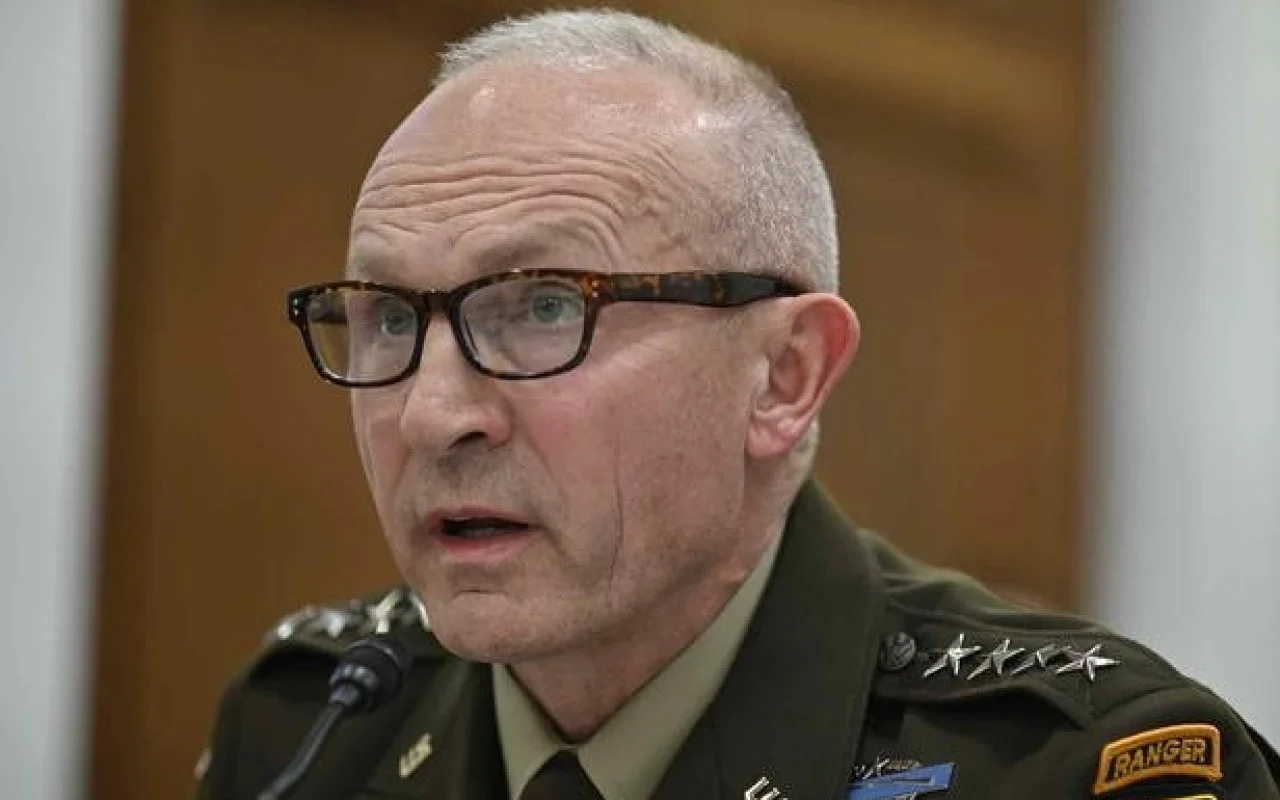 ABŞ ordusuna ağır zərbə: Pit Heqset generalı istefaya göndərdi