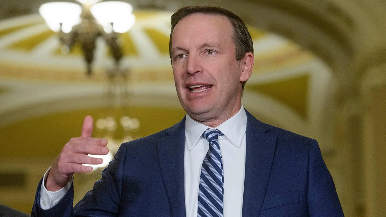 ABŞ senatoru Trampın İrana təhdidlərini hərbi cinayət adlandırıb