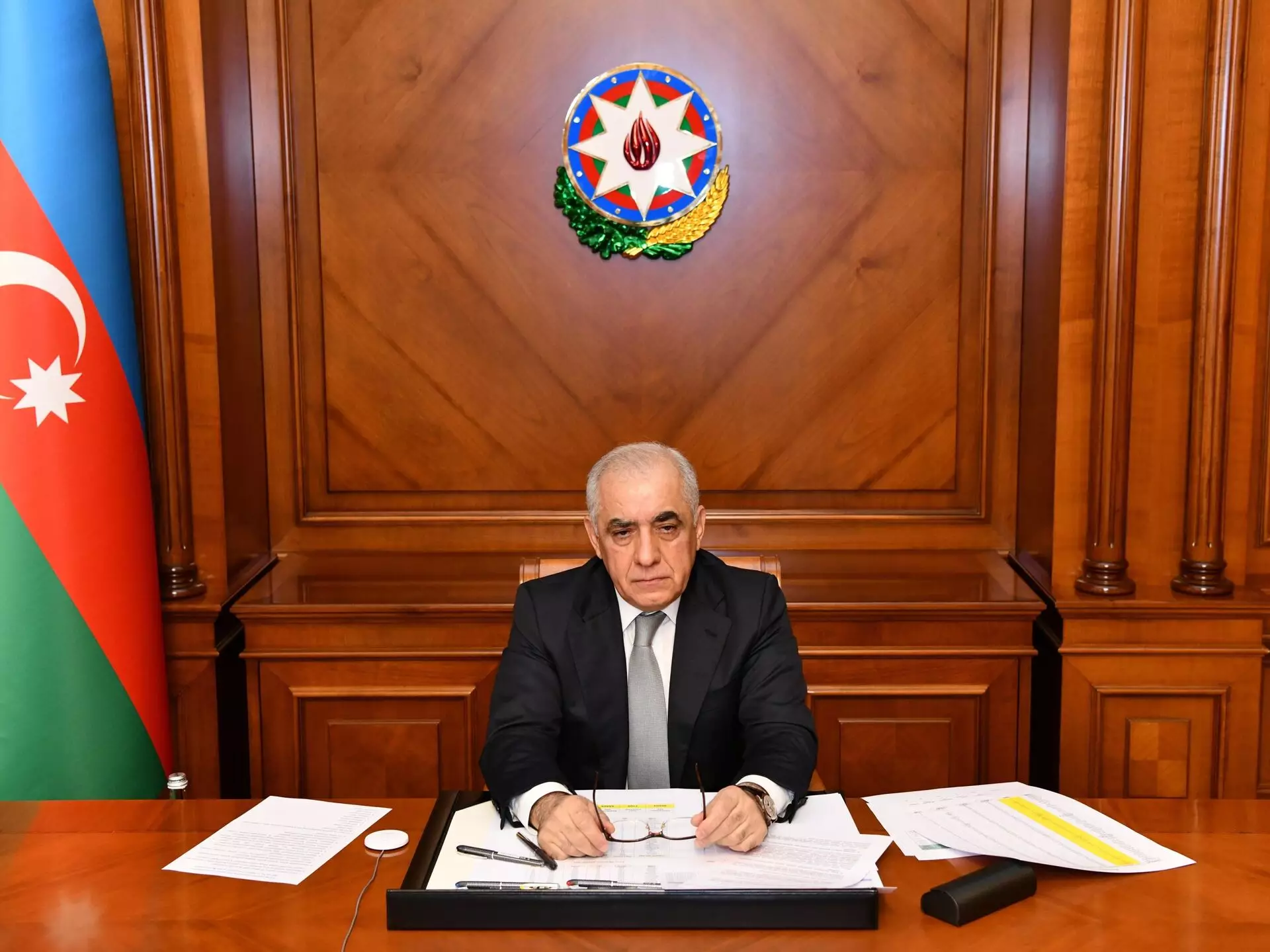 Dövlət rüsumunun hesablanması və dövlət büdcəsinə köçürülməsinə nəzarət qaydası təsdiqlənib