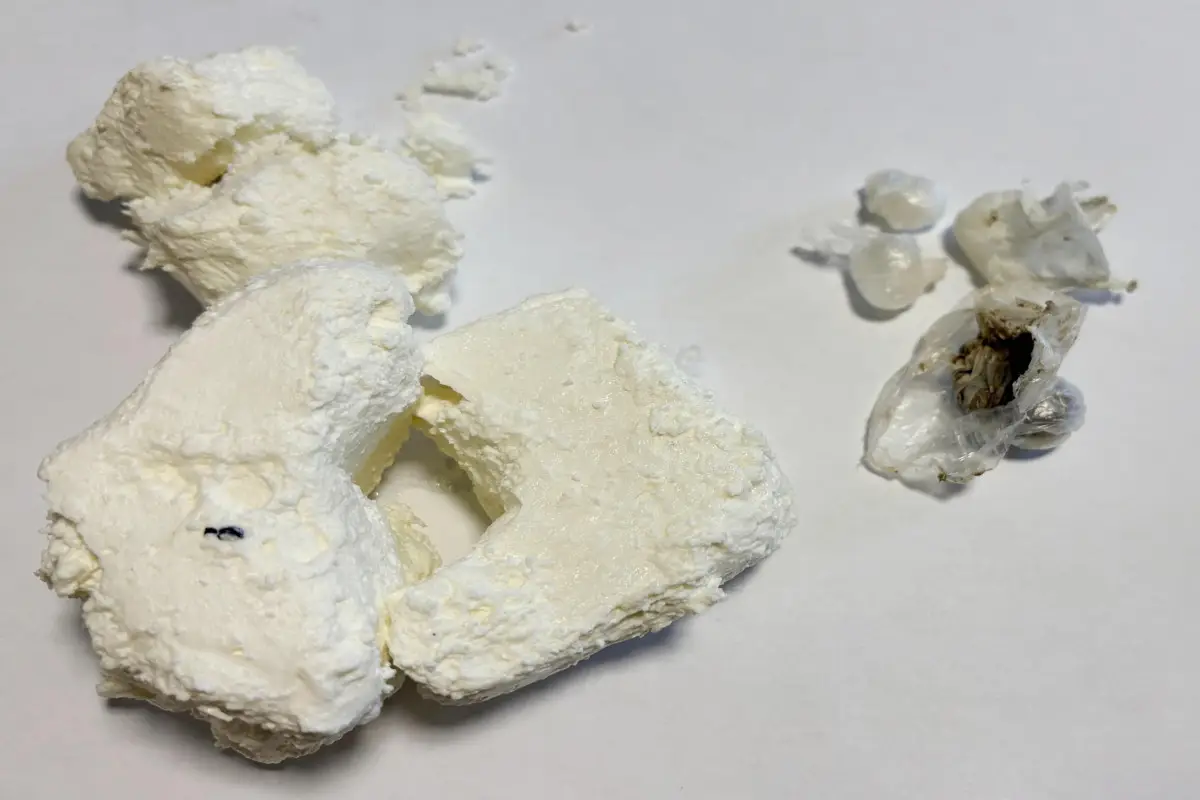 Cəzaçəkmə müəssisəsinə narkotik keçirilməsinin qarşısı alınıb