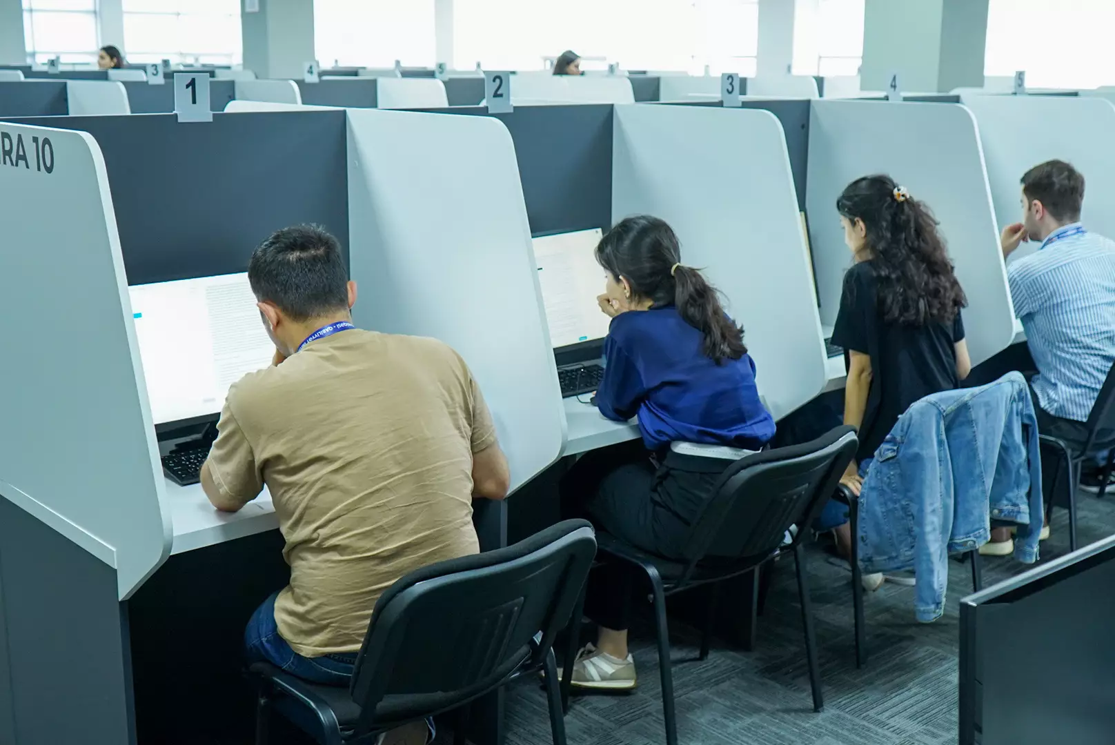 DİM-in elektron imtahanlar korpusuna mediatur təşkil edilib