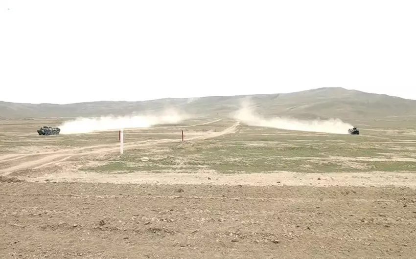 Azərbaycan Ordusunun PDM ekipajları zirehli texnikadan atışlar icra ediblər