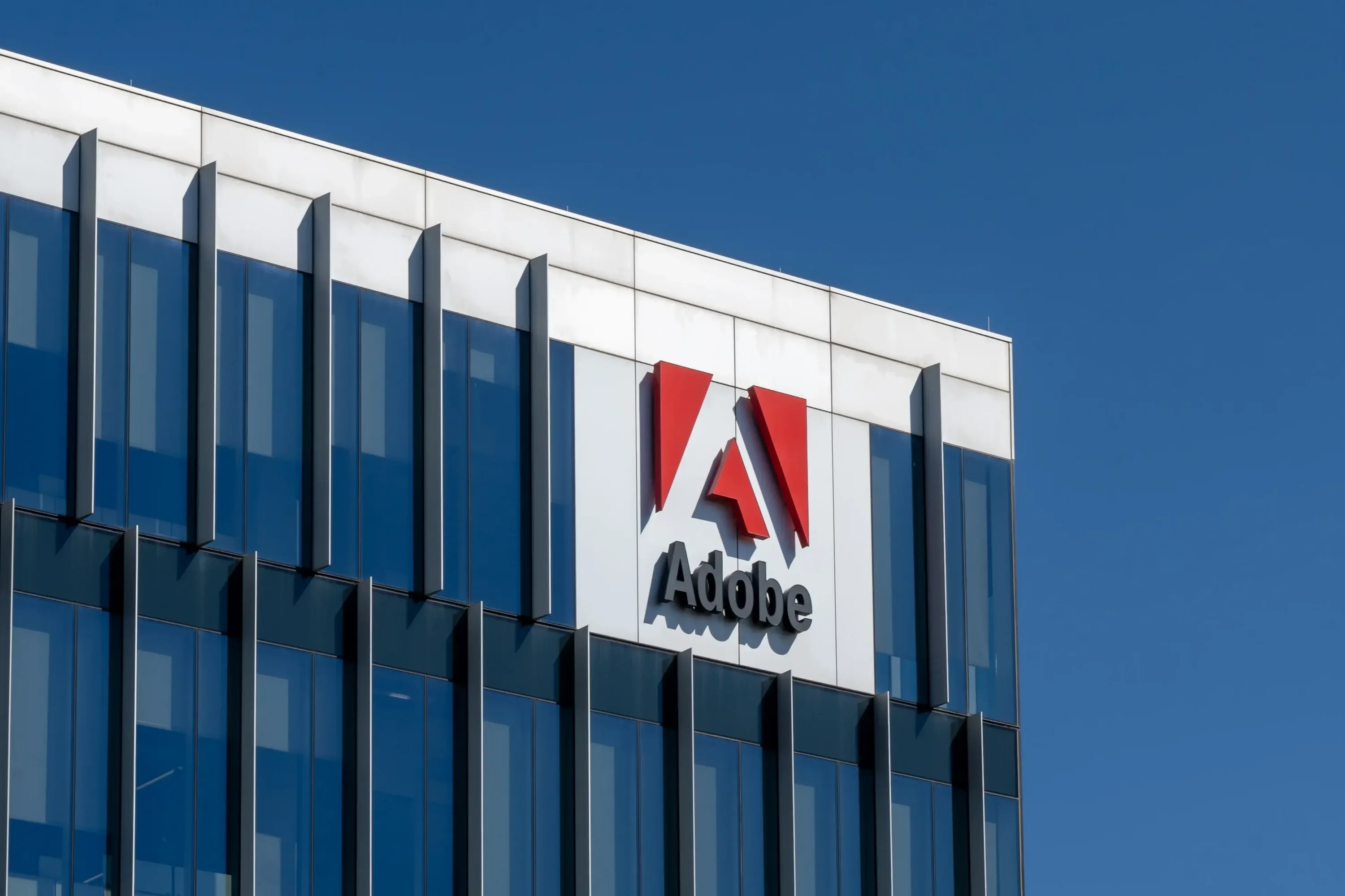 "Adobe" öz proqramlarında süni intellekt köməkçilərini sınaqdan keçirir