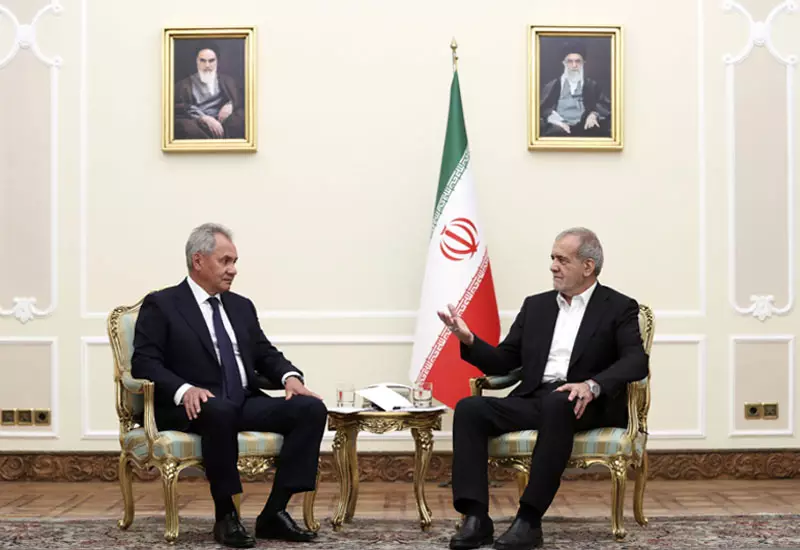 Pezeşkian Şoyqu ilə görüşüb