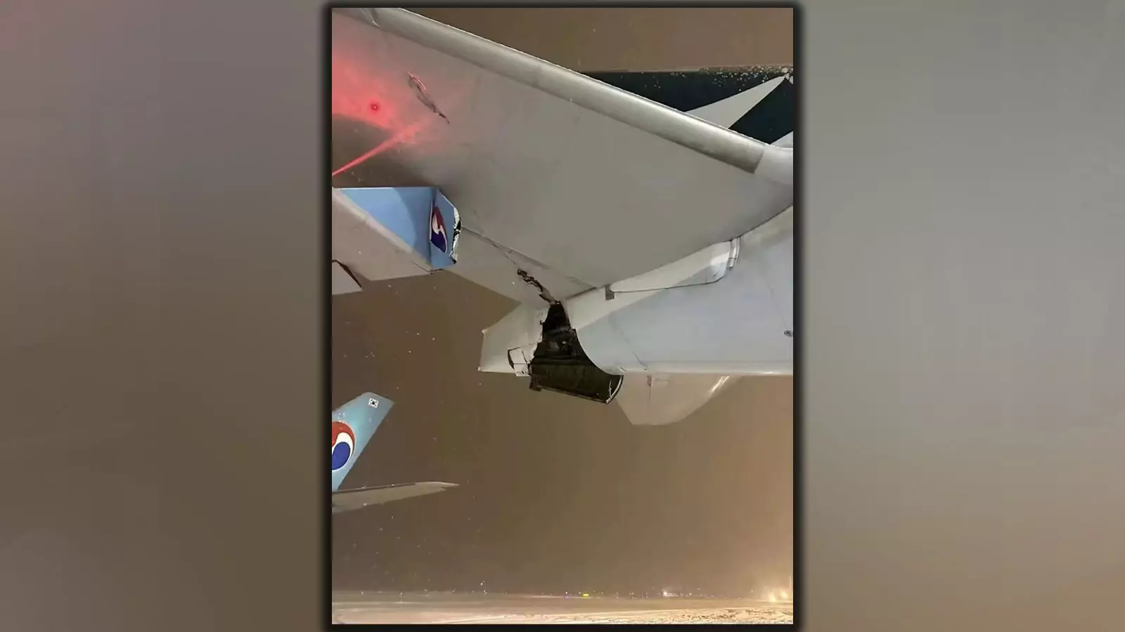 Yaponiyada iki sərnişin təyyarəsi toqquşub