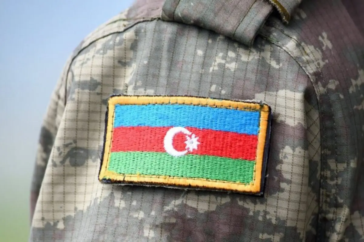 Hərbi qulluqçular əyani təhsil müddətində sərəncamda olacaqlar