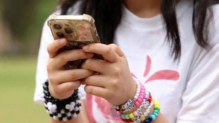 Australia plans to allow users to disable social media algorithms
