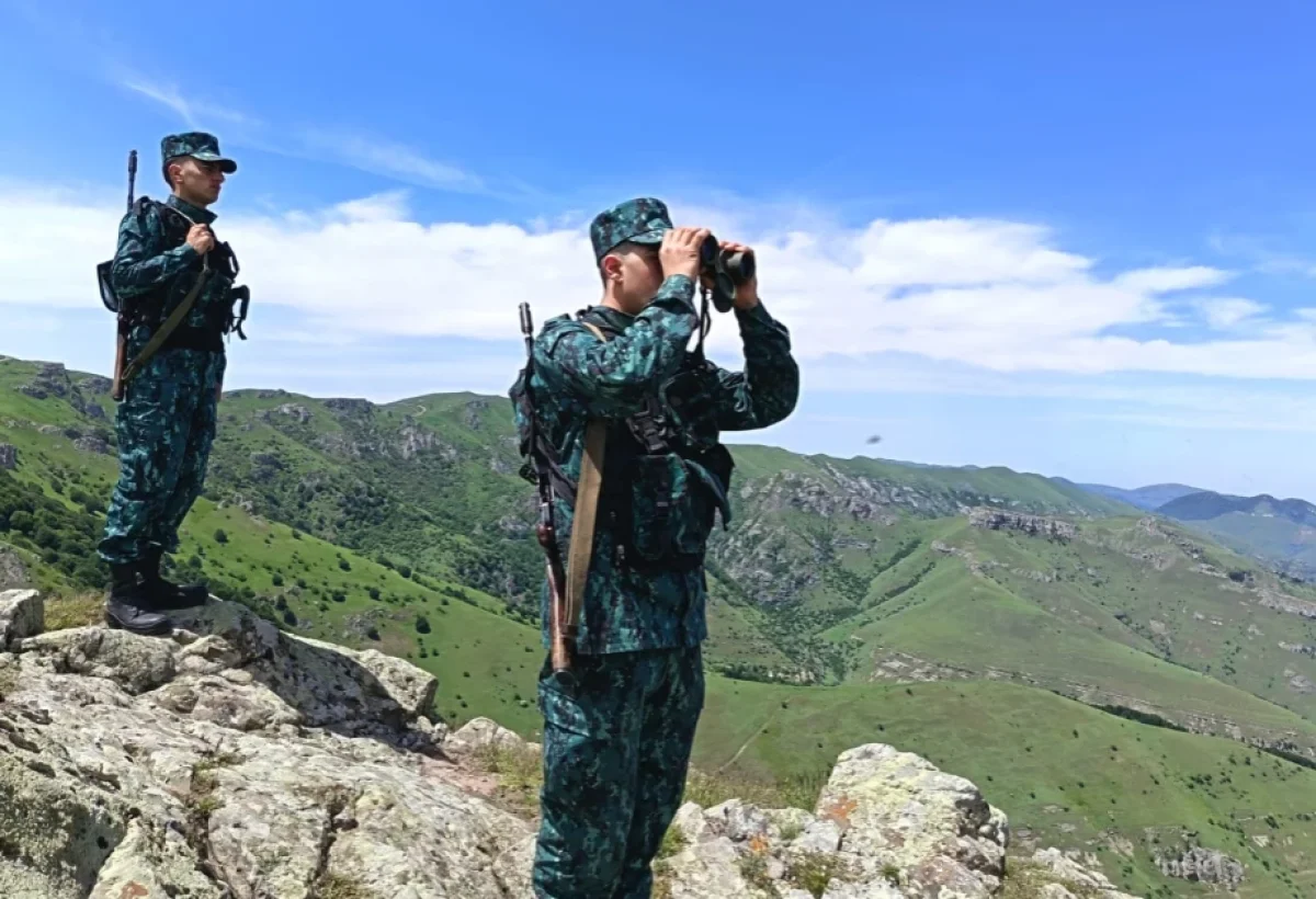 Azərbaycan sərhədçiləri peşə bayramını qeyd edir