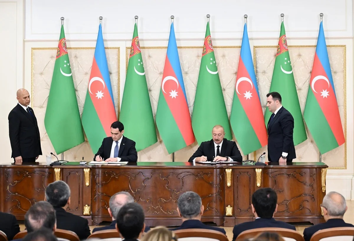 Азербайджан и Туркменистан обменялись подписанными документами