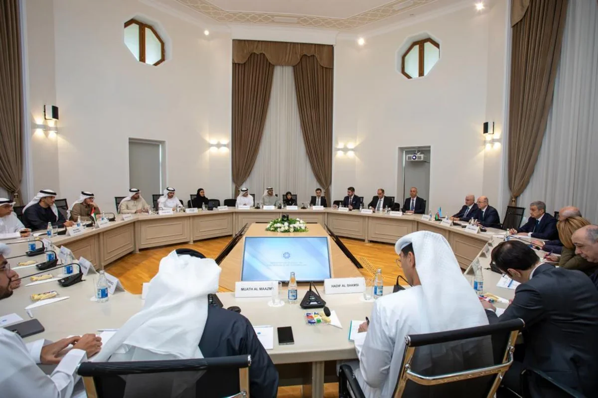 Azərbaycan və BƏƏ enerji əlaqələrinin inkişafını müzakirə etdi