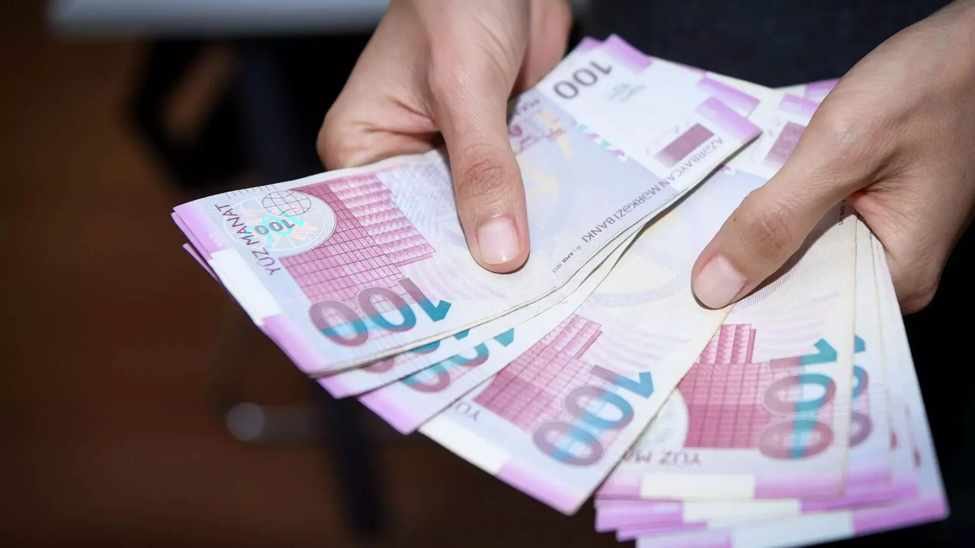 Azərbaycanda orta maaş 7 faiz artaraq nə qədər oldu?