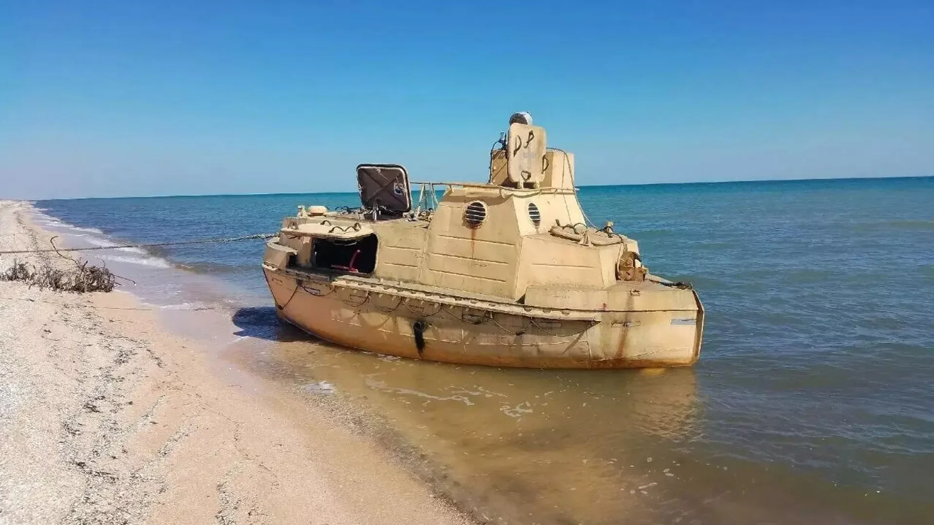 Azov dənizində buğda daşıyan gəmi PUA hücumu nəticəsində batıb