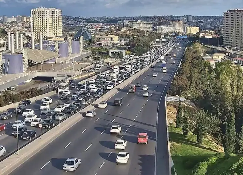 Bakıda 13 istiqamətdə nəqliyyatın sıxlığı müşahidə olunur - SİYAHI
