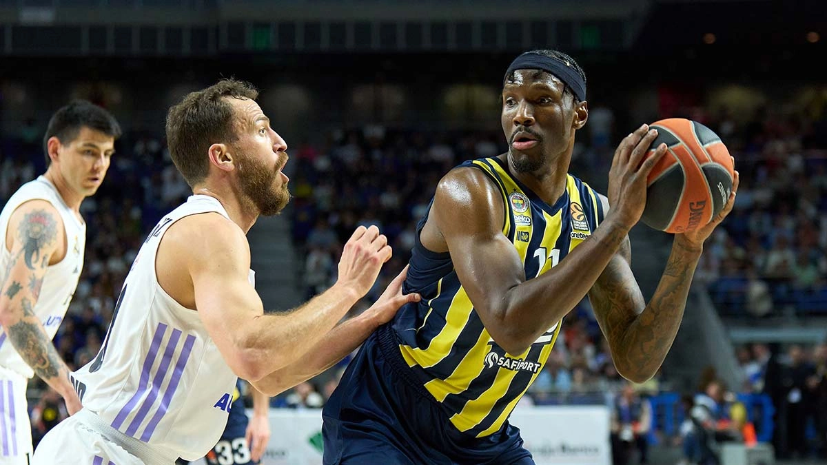 "Fenerbahçe"nin basketbolçusu rekord qırdı