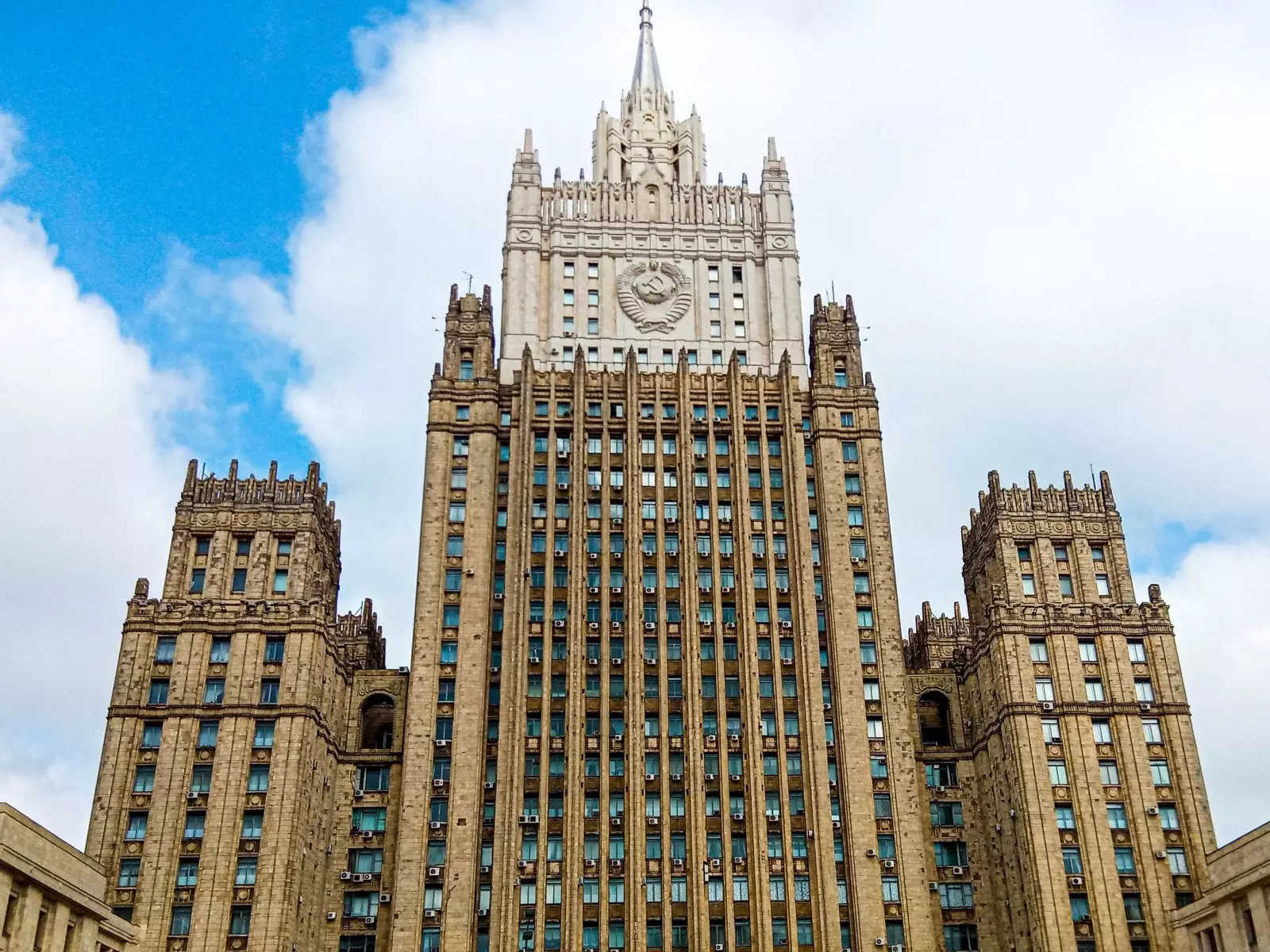 Rusiya Britaniyanın 15 vətəndaşına qarşı sanksiya tətbiq edib