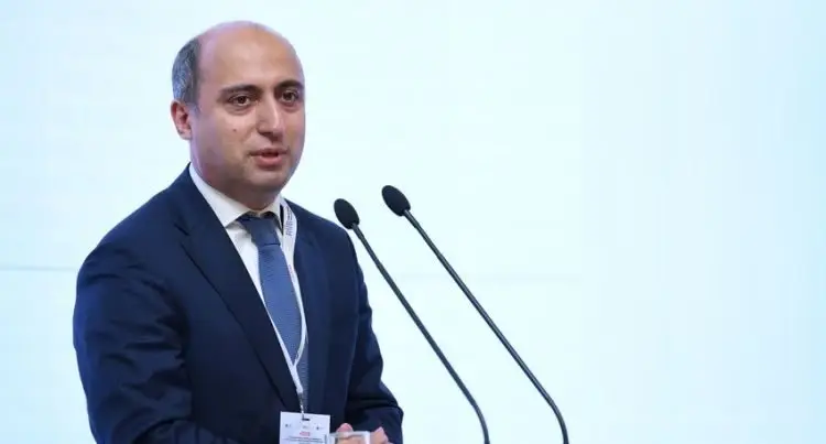 Bu fənn 6-cı sinifdən etibarən Azərbaycan dilində keçiriləcək