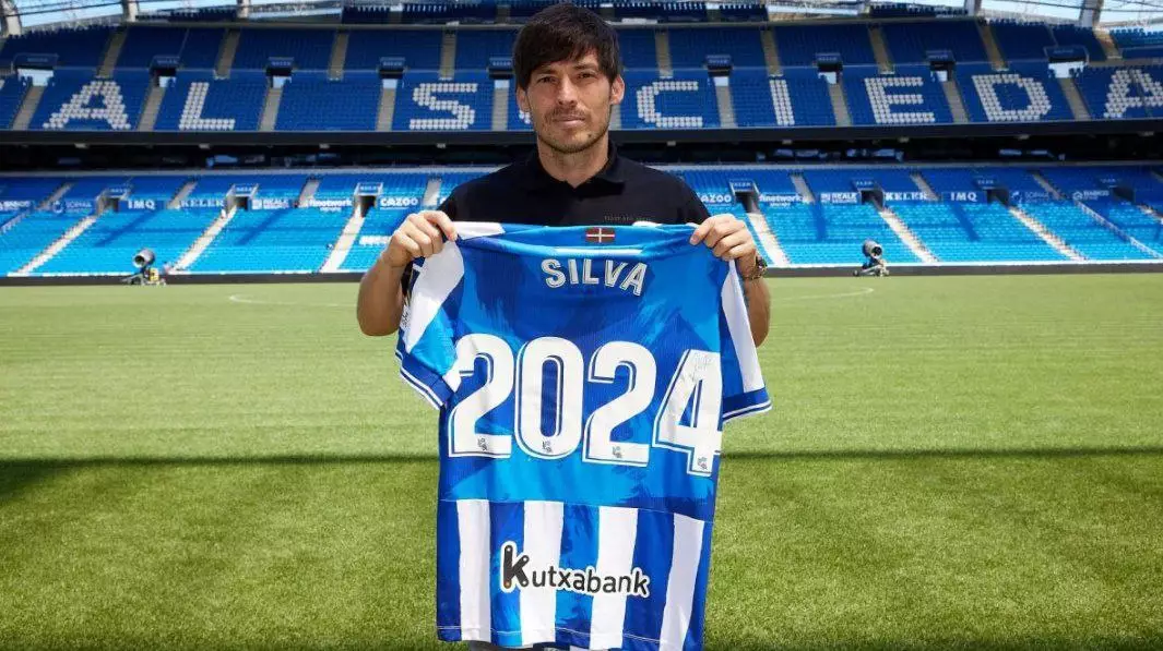 David Silva "Real Sosyedad"la müqaviləni uzadıb