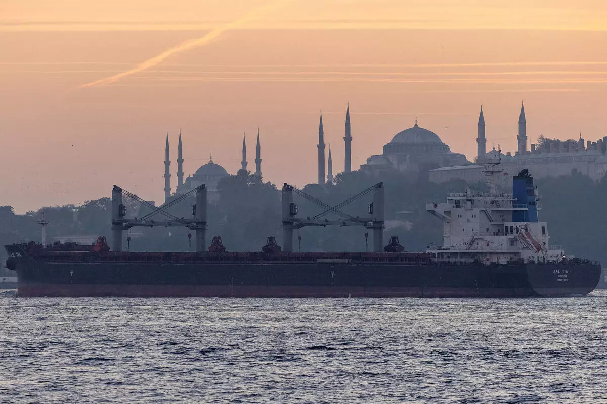 İstanbul sahillərində iki yük gəmisi toqquşub