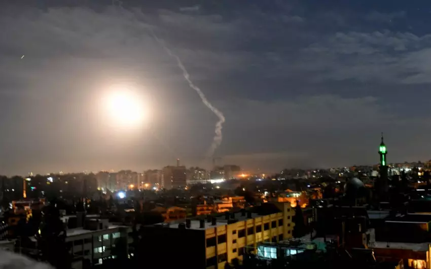 İsrail Suriyada iki hərbi obyektə hücum edib