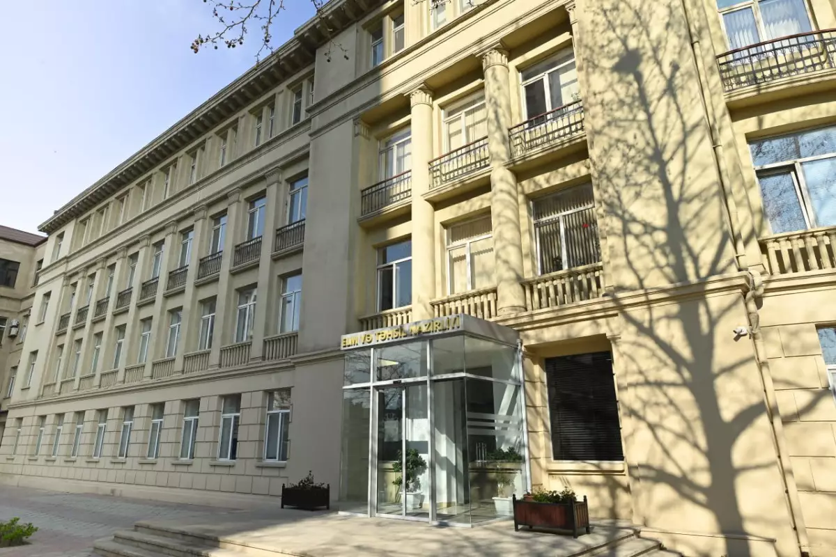 Qida blokunda nöqsanlara yol verən 6 məktəb direktoruna töhmət verilib, 168-nə xəbərdarlıq edilib