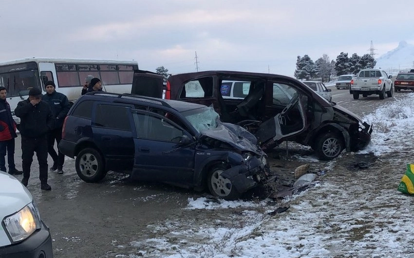 Siyəzəndə ağır qəza - 3 nəfər öldü, 8 nəfər yaralandı- YENİLƏNİB-2